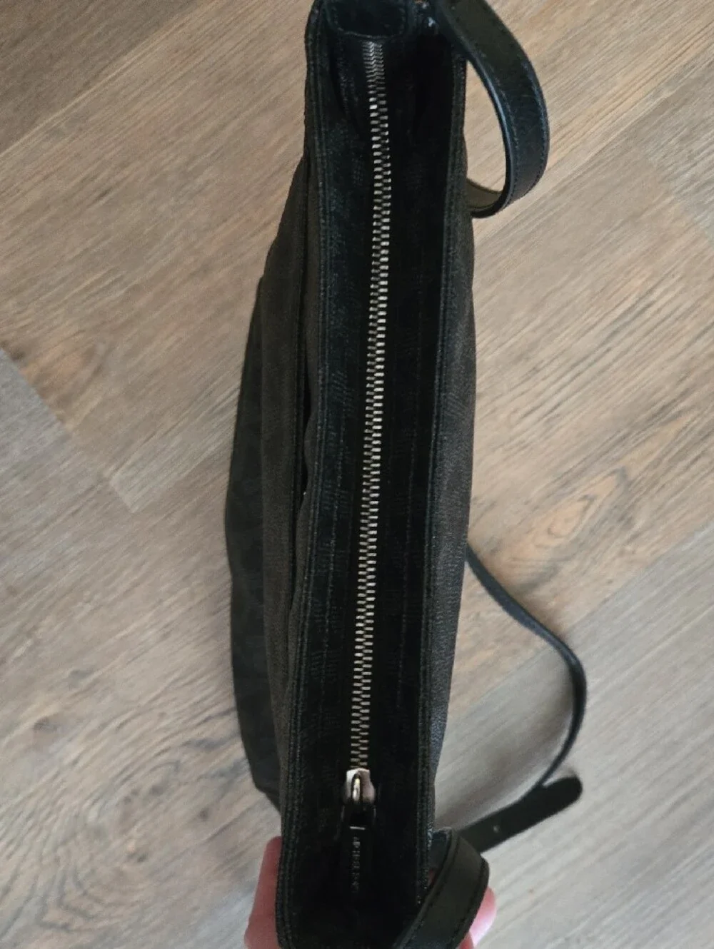 Michael Kors compact black